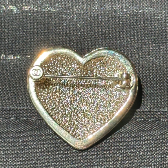 Chanel 22B GOLD HEART CC LOGO SMALL BROOCH CHARM PIN. - Picture 5 of 15